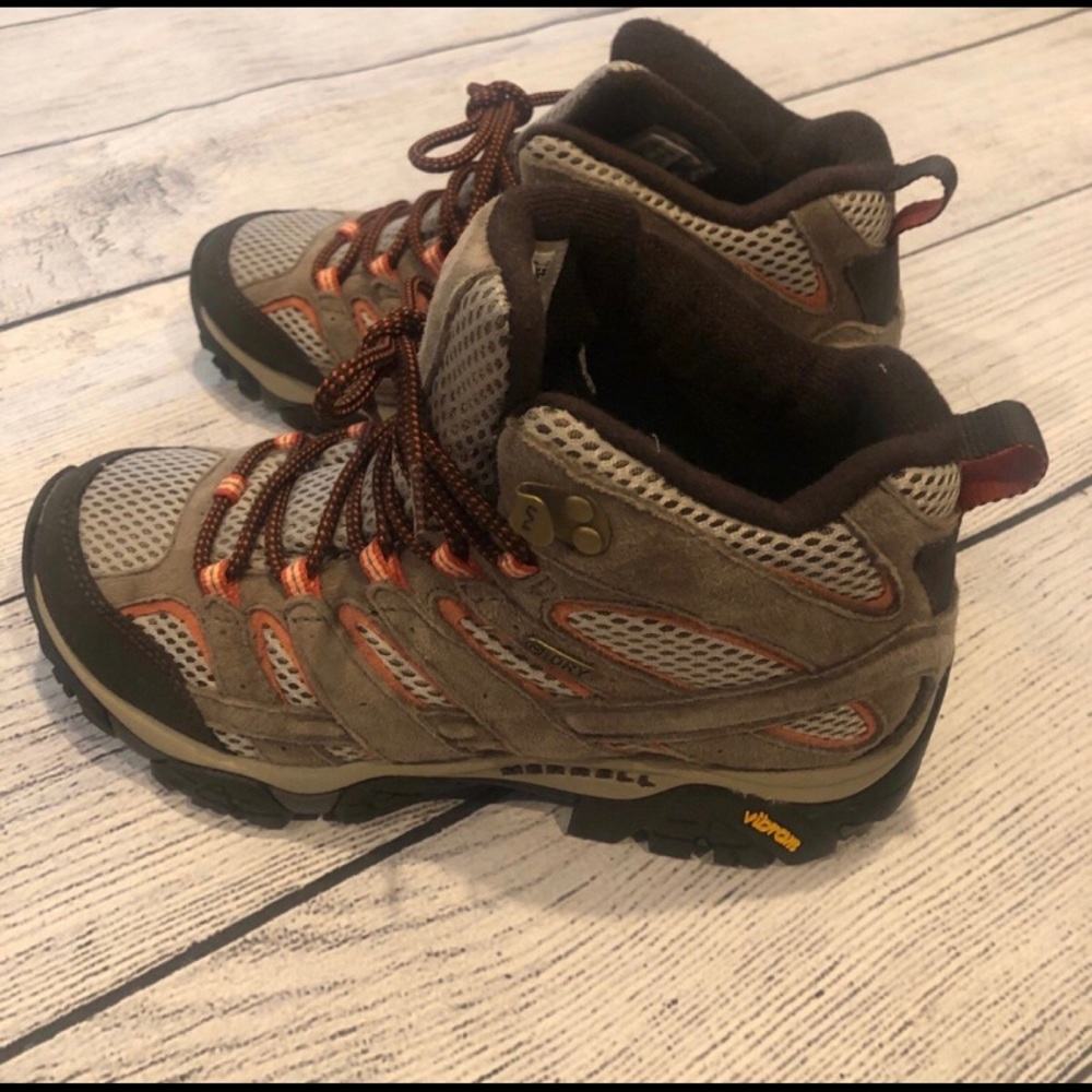 Merrell women’s Moab 2 hiking shoes